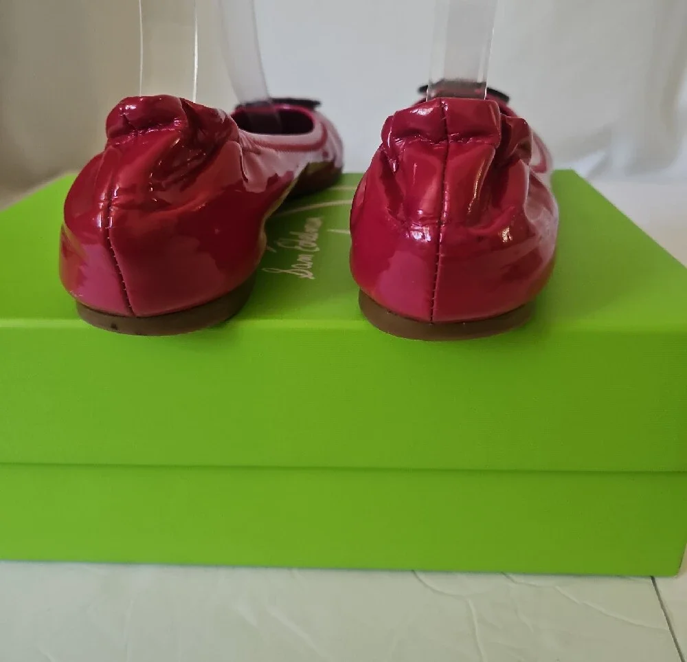 Patent Leather Women's Ballet Flats in Fuchsia, 7.5 - Picture 6 of 10